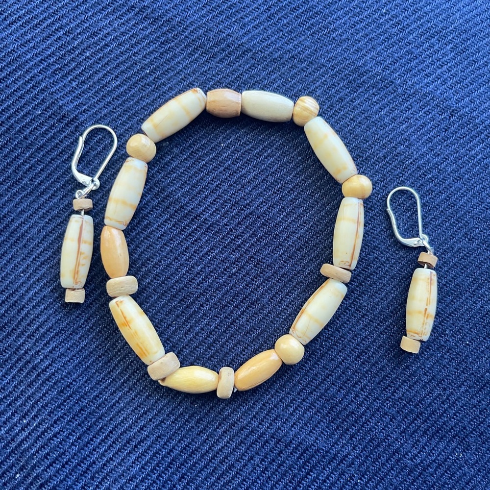 New Hand Made Beaded Bracelet and Earring Set